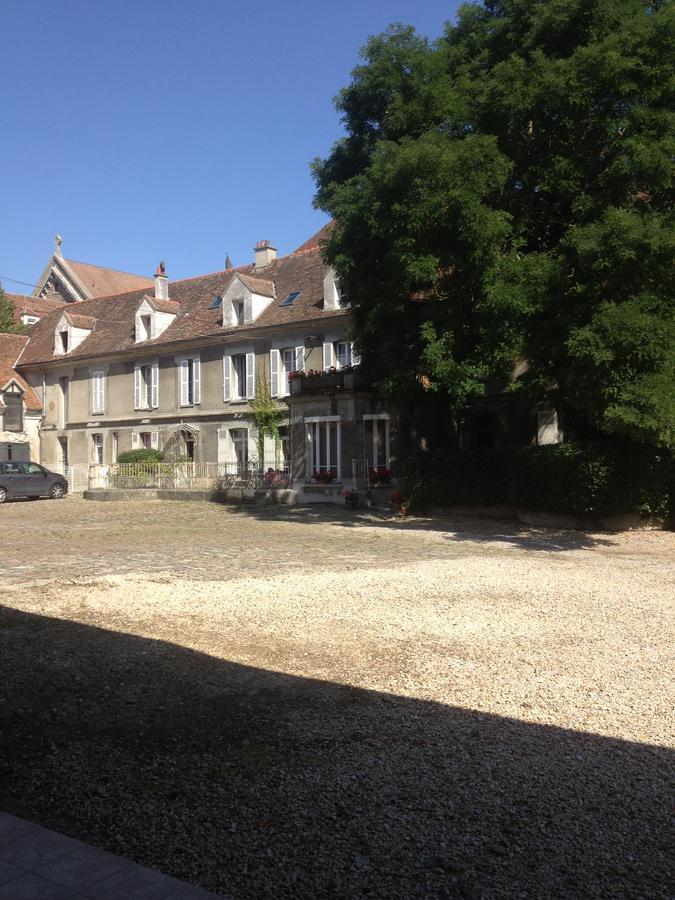 Maison d'hôtes la Ferme De L'abbaye Juilly Buitenkant foto